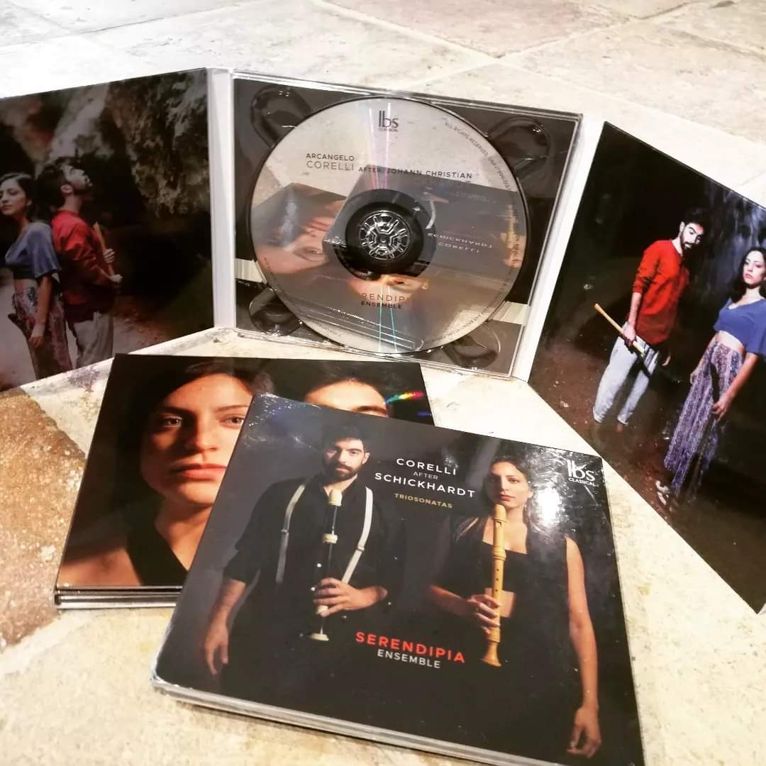 dario__tamayo's tweet photo. 💿 ¡NUEVO CD! / NEW CD!
🎉 Hace unas semanas veía la luz el primer CD de @SerendipiaEnsem (¡y mi tercer disco!) para @IBSclassical, con un verdadero "tour de force": la PRIMERA GRABACIÓN MUNDIAL de las #triosonatas de #Schickhardt, basadas en los #concertigrossi de #Corelli ✨ https://t.co/gEgSaKHLLO