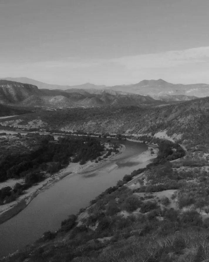 ojoEscabernal's tweet photo. Polirritmia de las aguas en la piedra.
◾ Fotografía, interpretación gráfica y dibujo vectorial.

#dibujo #gráfica #geografía https://t.co/V1ANGo9Fo8