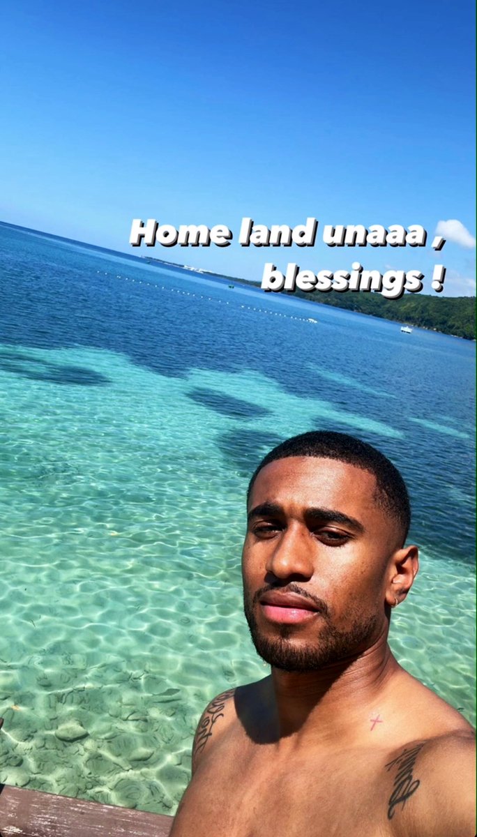 🚨 Reiss Nelson enjoying some time off in Jamaica 🇯🇲 🏝️