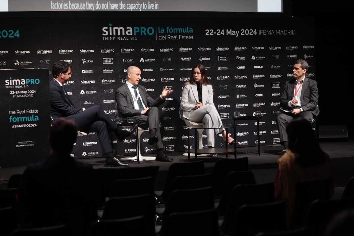 simaexpo's tweet photo. ✅ Finaliza el tercer día de SIMA. Hoy ha finalizado #SIMAPRO, donde hemos disfrutado de 8 sesiones informativas con más de 30 expertos, que han tratado temas como la financiación de proyectos, la arquitectura o la experiencia de cliente. https://t.co/9TT6b853lC