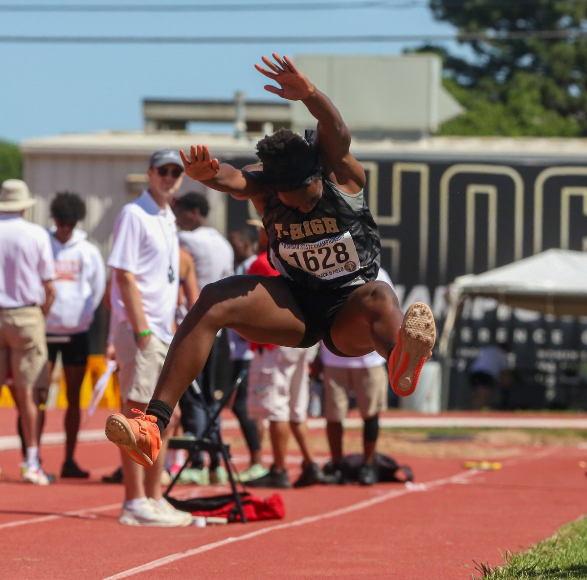 Topeka High's Ahsieyrhuajh Rayton takes 4th place in the Class 6A Long Jump. She hits a mark of 17-5.75, which came in her first jump. Shawnee Mission North's Rosjai Curtis takes the title with an incredible 19-6. Rayton still to compete in tomorrow's triple jump.