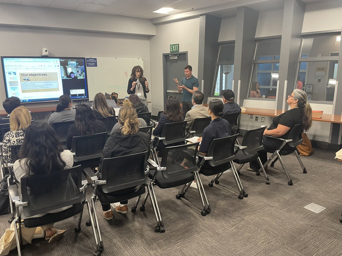 WorldLangSDCOE's tweet image. Participants @ the #WorldLanguages &amp;amp; #GlobalCompetence Day experience an innovative hybrid session from across the 🌐. #LanguageEducators &amp;amp; @PHLinLosAngeles @ctflc @SpainEdOffice &amp;amp; @FranceinLA showcase work w/ #TwoShores #InterCulturalExchangeProgram. #SDbiliteracy @SanDiegoCOE