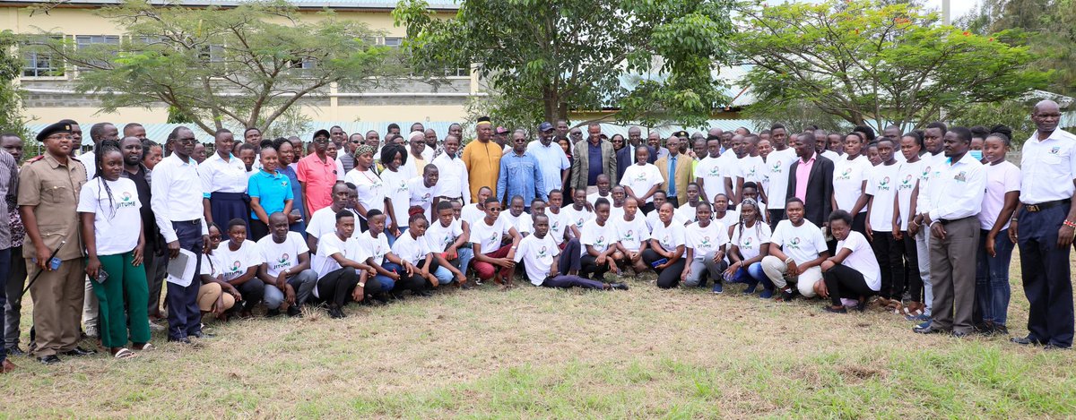 @konzatech is delighted at the launch of #Jitume Hubs at Bondo Technical Training Institute and Gobei Secondary School. The CS @MoICTKenya Hon. @EliudOwalo and local leaders presided over the event. We are delighted at the role the #Jitume hubs play in empowering youth a true