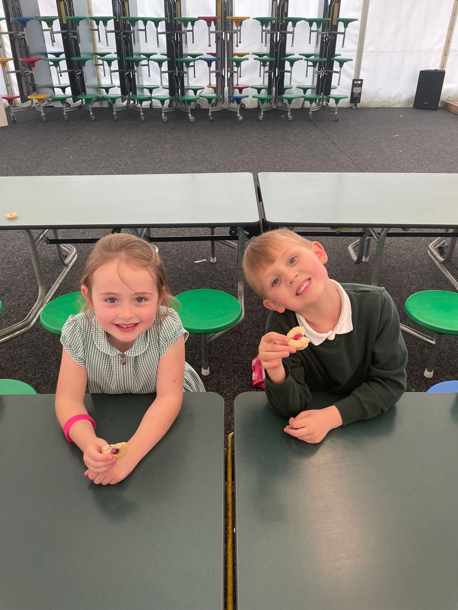 ArthurBugler's tweet photo. Incredible efforts from our Best Seaters this week! You are all incredible and should be so proud of everything you've achieved!! π€©π€©π€©
#KeepSmashingIt
#NotJustASchool
#LifeAtOsborne https://t.co/dQgWVtmMch