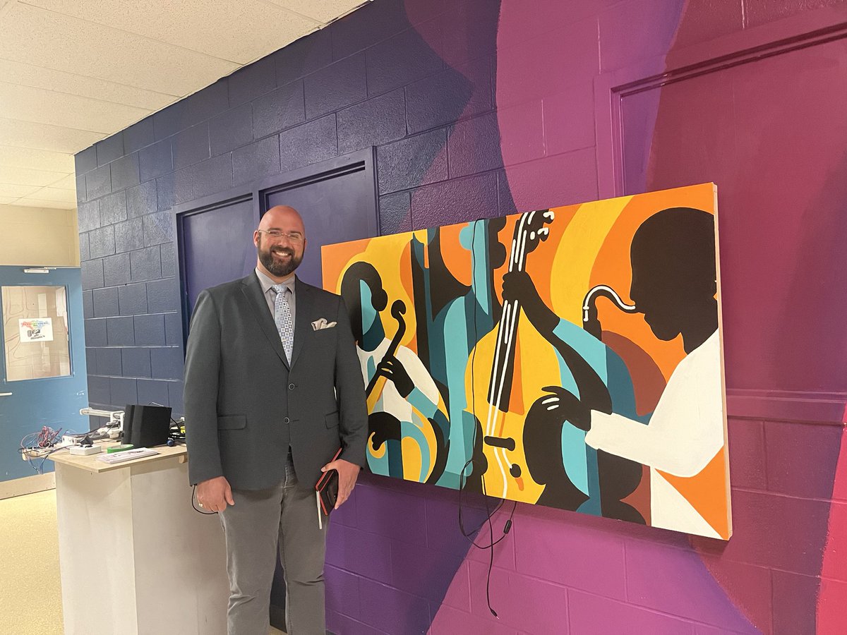 A busy week visiting <a href="/TVDSB/">Thames Valley DSB</a> schools with local MPPs <a href="/kernaghant/">Terence Kernaghan NDP</a> <a href="/PeggySattlerNDP/">Peggy Sattler</a> <a href="/TArmstrongNDP/">Teresa Armstrong</a> . Thank you to the principals, staff and students for providing an insightful and engaging school visit.
<a href="/SummersidePS/">Summerside P. S.</a> 
<a href="/SirGECartierPS1/">Sir G. E. Cartier PS</a> 
<a href="/HBBeal/">H. B. Beal Secondary</a> 
<a href="/SaundersOne/">Saunders Secondary</a> 
<a href="/LaurierSS/">Laurier SS</a>