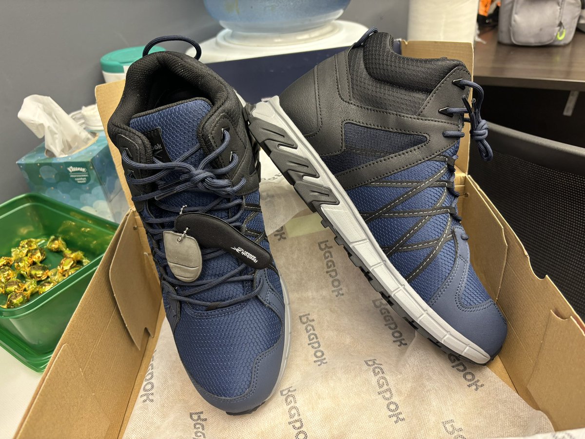 Brad_DeMaio's tweet image. Work came through with the hotness! 🔥🔥🔥 Alloy toe, metatarsal support…these Reeboks are 🔥🔥🔥🔥. 
#warehouselife