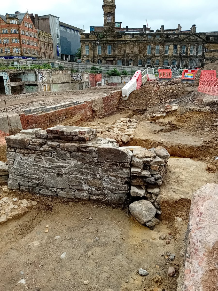 What a fabulous day... I did a @wessexarch volunteer day at #SheffieldCastle... There is so much to see... and we were actually digging out a new area... It was so good to be able to see Sheffield castle for myself... 🏰