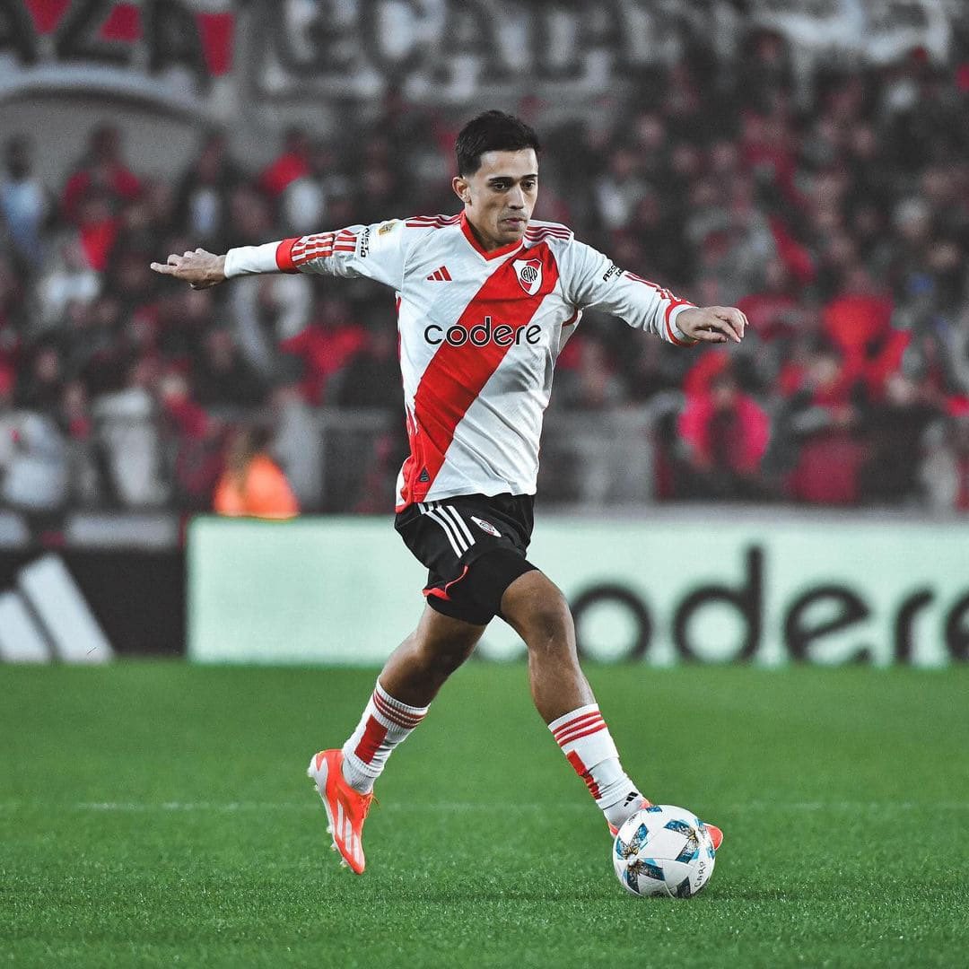 riverinformati's tweet photo. Todo parece indicar que Pablo Solari dejaría River en el próximo mercado de pases. Clubes europeos, de Mexico y MLS estarían interesados en contratarlo. https://t.co/7oVoZH6nFM