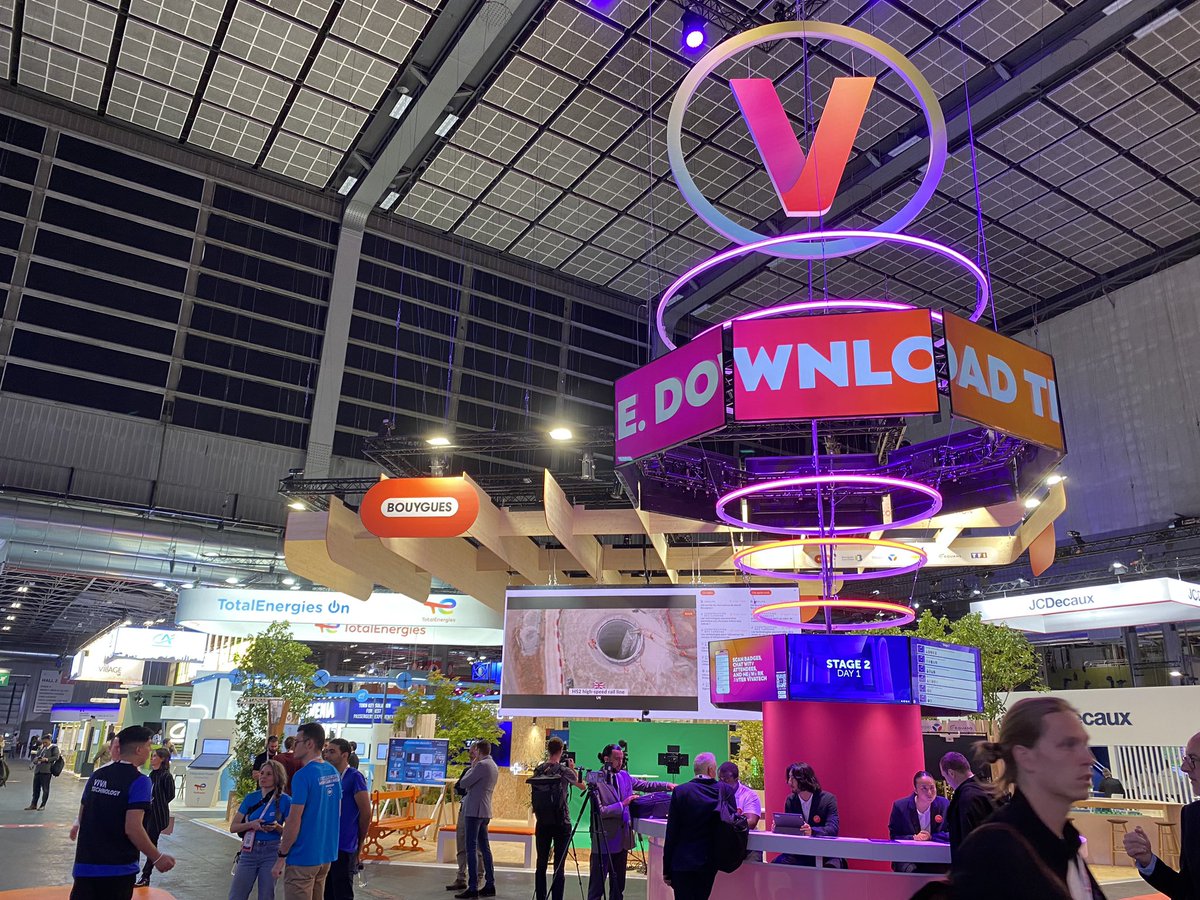 Quelle incroyable journée à <a href="/VivaTech/">Viva Technology</a> ! 🤩

J'espère que vous avez aimé me suivre et découvrir à mes côtés toutes les #innovations autour de la #tech, #IA, #OpenData et j'en passe.

Bonne nouvelle : dès demain, vous retrouverez ici et sur le stand D60 de nombreuses animations