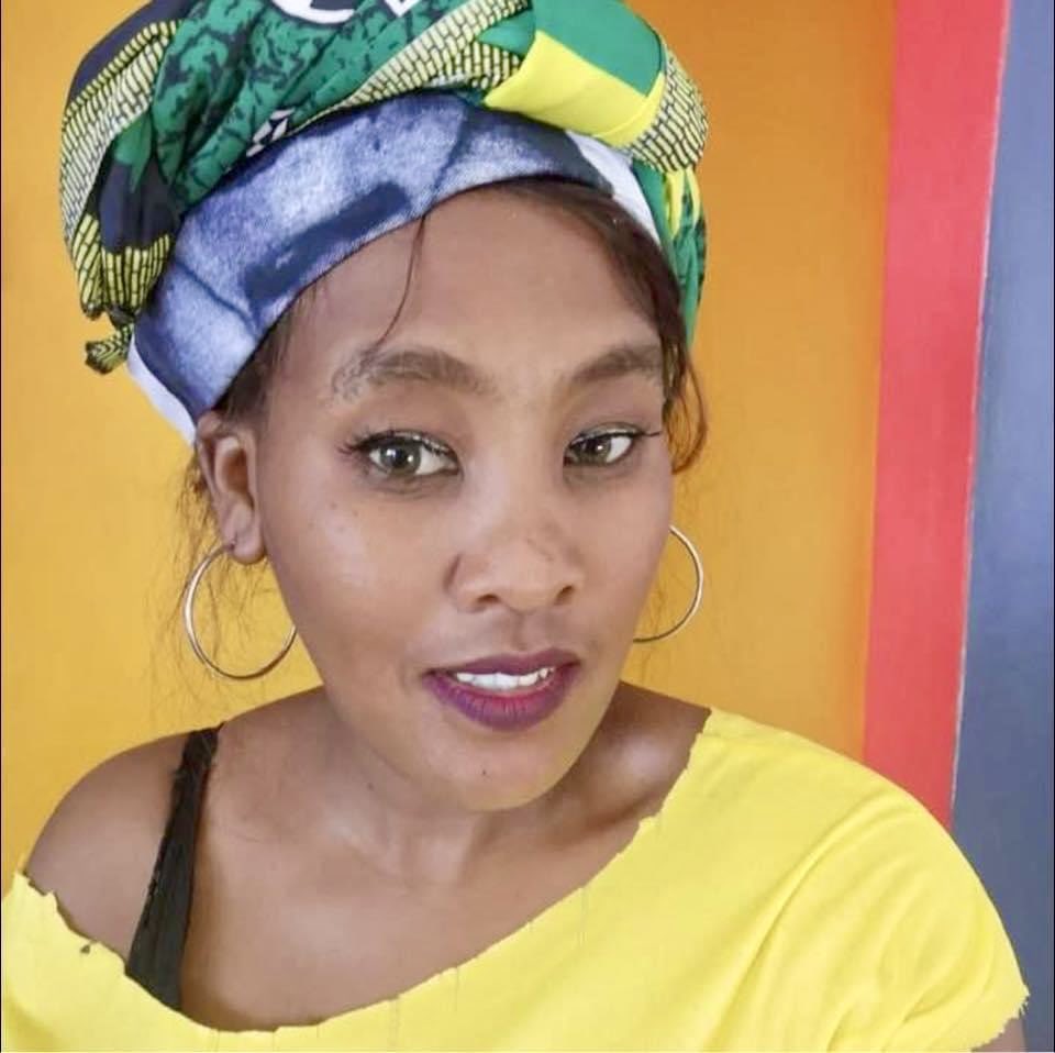 pearlido's tweet photo. My name is #BlackPearl i am #Tintsoaloβs Makazi and I am #VotingANC π€ππ https://t.co/l28bl63c1e