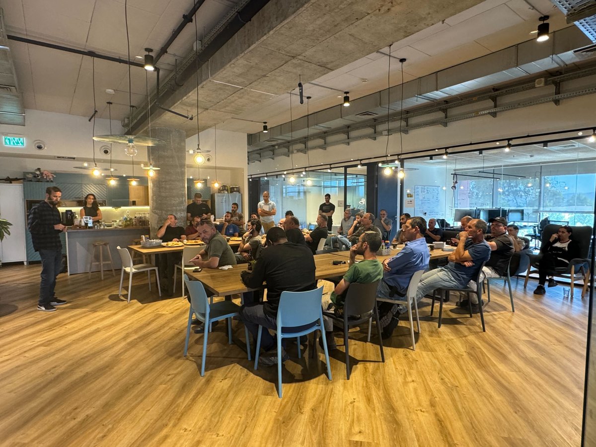 Thrilled to connect with our clients at our latest event, showcasing the enhanced features of Fieldin's dashboard and field application. Together, we're revolutionizing agricultural management for a more sustainable future. #AgTech #Fieldin #CustomerSuccess