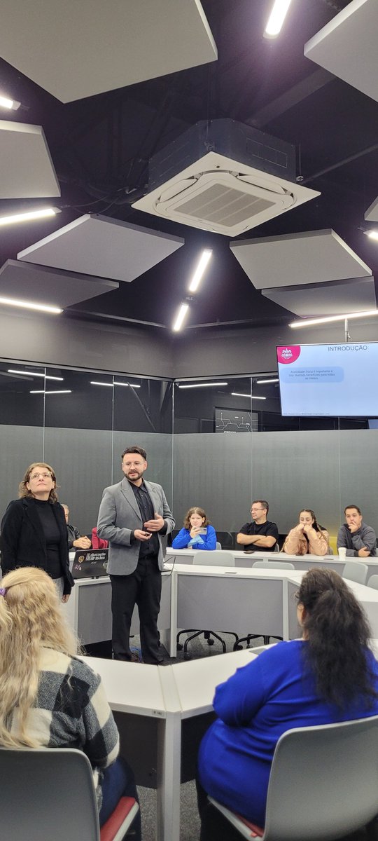 GPAQresearch's tweet photo. Hoje foi realizada a apresentação do TCC dos alunos Elden Schitg e Graziella Machado, sob orientação do Prof. @AkiraHinoGPAQ e coorientado pela Profª Me. Thamires Gabrielly Coco

O trabalho foi realizado de forma exemplar e uma apresentação impecável, com a aprovação da banca https://t.co/MSIcLMmAeM