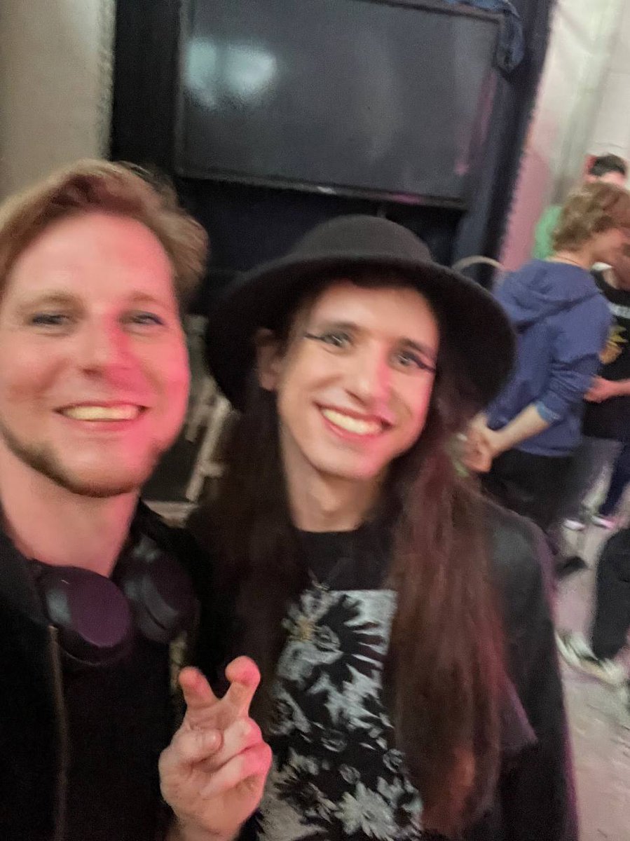 lenafold's tweet image. I am grateful for the @QualiaRI meetup in Berlin and the inspiring conversations I had with @algekalipso , @fronxer , @burny_tech and more.
I felt energized to step out of the dark to join the community that cares about what is 'really there, in front of our eyes': Qualia.