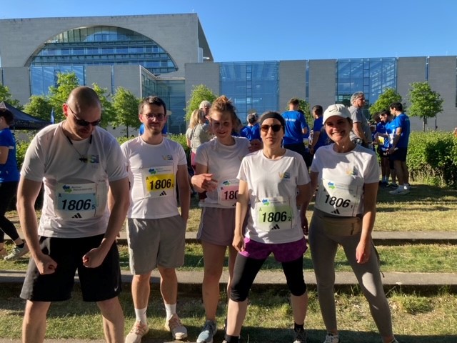 Teamwork makes the dream work 🙌 Our team in Berlin recently participated in the annual Berlin Company Relay Run. Running through the beautiful Tiergarten, the team proudly donned the company colours and completed the race with smiles on their faces.