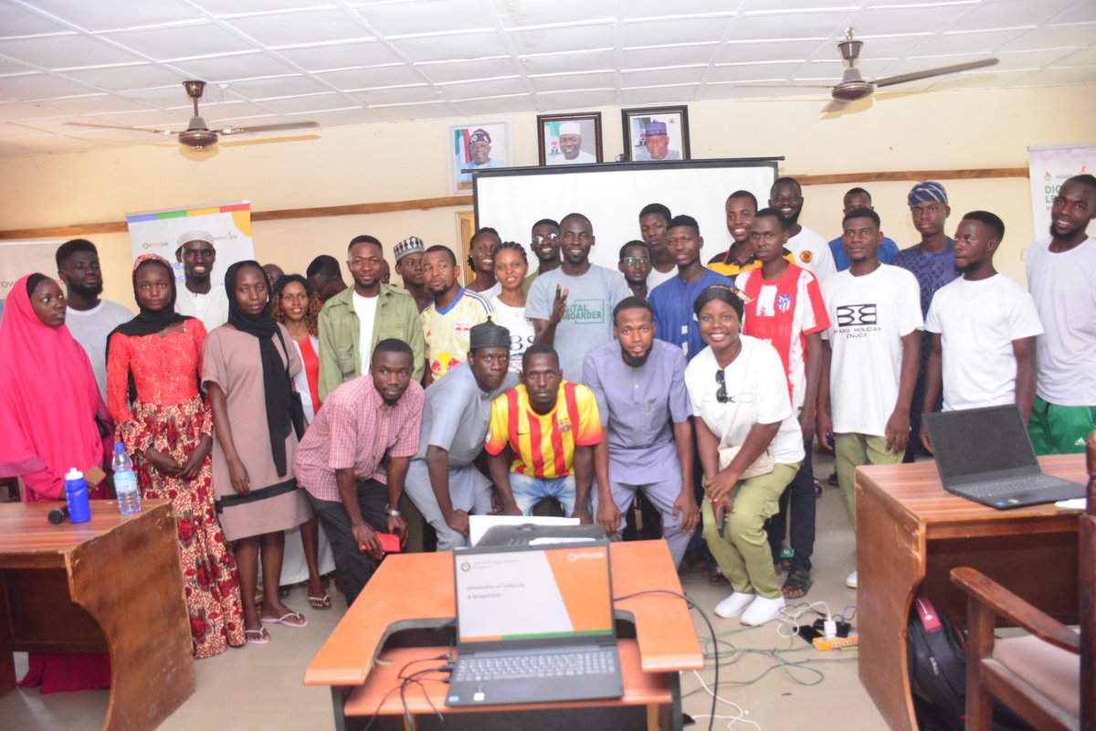 algaddaf_c's tweet image. facebook.com/10000206094056…