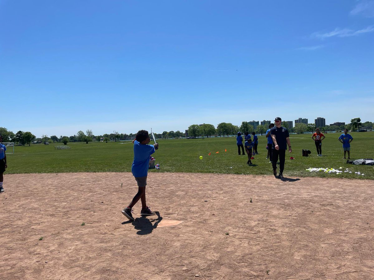 Live from Belle Isle! DPSCD FIELD DAY!!!!  Today 100 DOSCD middle school students are participating in 8 physical activity and health stations.