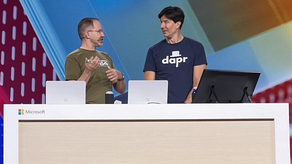 Flying back home after #MSBuild. All the sessions I attended were fantastic, but the best by far was these two knuckleheads. 😂 <a href="/shanselman/">Scott Hanselman 🌮</a> @markrussinovich