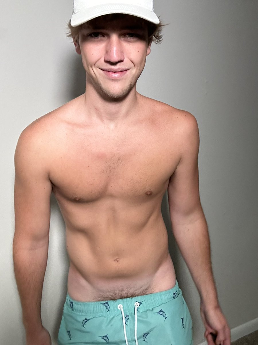 boycrazyOF's tweet image. My face=☺️