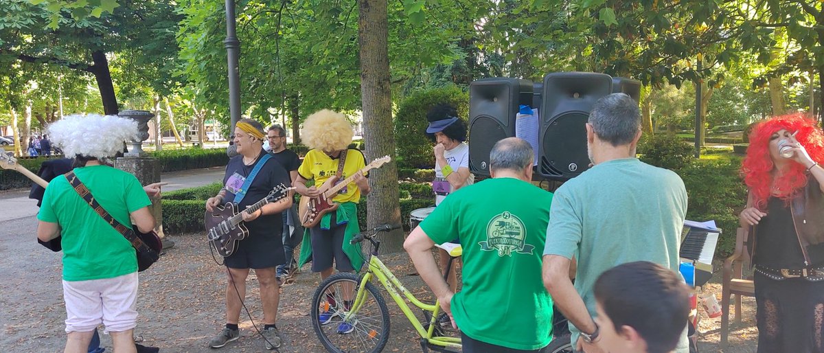 elektrotxatunga's tweet photo. Oraintxe bertan, Takoneran, 3 Burgoen lasterketari soinu banda jarriko diogu! https://t.co/hEOxyGrdbe