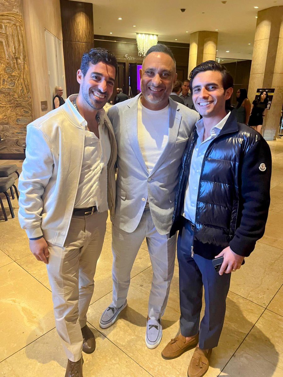 OryanShechter's tweet photo. Yet another example of an Anti-Semitic hate incident. @therealrussellp, I was actually a massive fan, hence asking for the photo. We chopped it up for a few minutes, until he told us that we “Kill Palestinians”, laughed in our faces and bolted off. #StopJewishHate #JewishBreakingNews @netflix