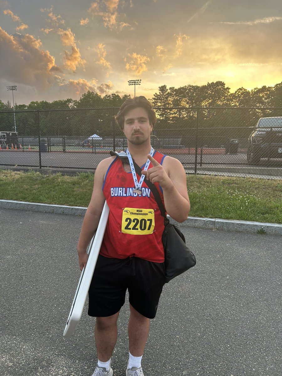 Recapping day 1 of the MIAA Divisional Tournament.
Sacca with 8th in discus, Murray 4th in 400m H, and Pent domination taking 4 of 8 medals with Brooks (3), Sekandi (4), Desmond (5) and Conte (7).
Team in 2nd with Saturday events to go.