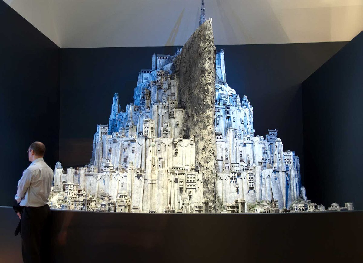 __Imladris__'s tweet photo. Hilo con las "miniaturas" utilizadas en la trilogía de El Señor de los Anillos.  

1. Minas Tirith https://t.co/b2L5yGVqnz
