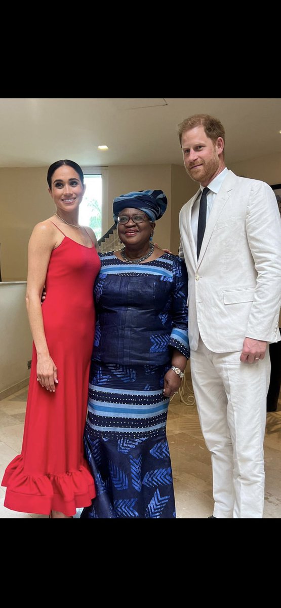 Women in Leadership.  Dr. Ngozi Okonjo Iweala  an Nigerian-American, who is the first women and first African Durector General of World Trade Organization.
#HarryandMeghaninNigeria #drokonjoiweala #WorldTradeOrganization #DirectorGeneral #womeninleadership #PrincessMeghan #Meghan