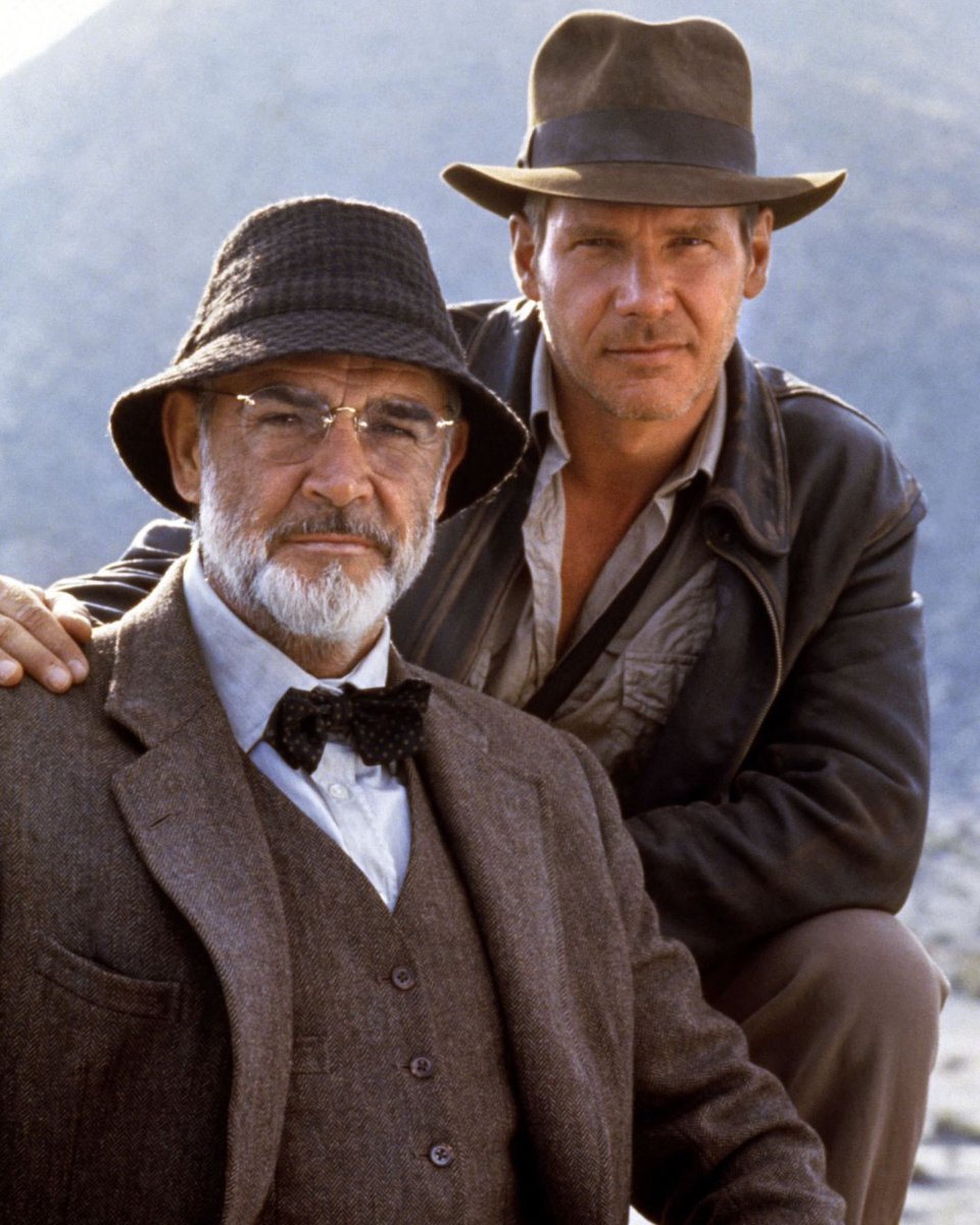 «Quegli imbecilli, che marciano con il passo dell'oca come lei, dovrebbero leggerli i libri invece di bruciarli!» Il 24 Maggio 1989 usciva #IndianaJones e L'Ultima Crociata, perciò compie 35 Anni il secondo miglior casting della saga, dopo #HarrisonFord. #Cinema #SeanConnery