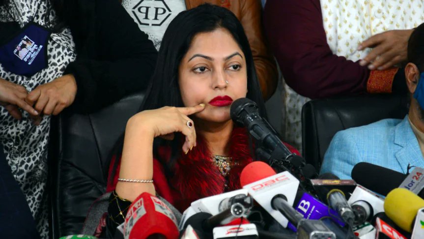 ১৩ লাখ টাকার গয়না বিক্রি করে নির্বাচন করেছেন নিপুণ