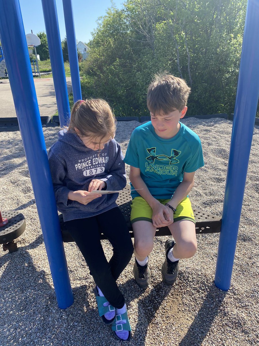 ApohaquiElem's tweet photo. On a beautiful Friday, why stay indoors when you can learn outside https://t.co/vzhAOhyGqh