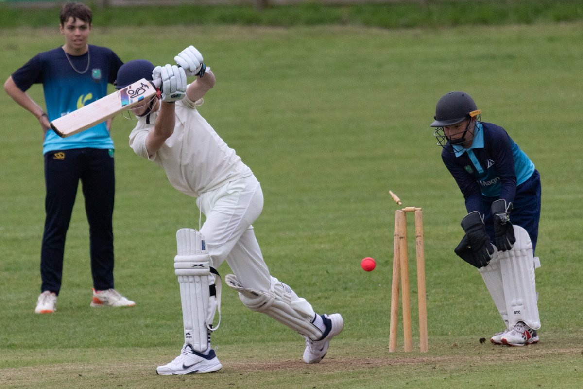 Stragglers2017's tweet image. Some action pics from last nights U15's game v @framptonos - well done all 🏏
Thanks again to Dylan for the great photos 👍