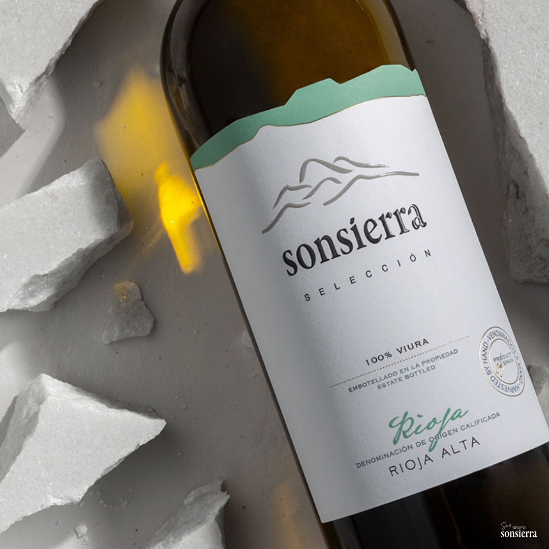 ¡ Ya están disponibles las nuevas añadas 2023 de nuestros vinos jóvenes “Sonsierra Selección” ! 

🍷Sonsierra Selección Tinto 2023
Goloso, expresivo y aromático

🍷Sonsierra Selección Blanco 2023
Vivaz, fresco y lleno de matices.
.
.
Viticultores y elaboradores desde 1961.