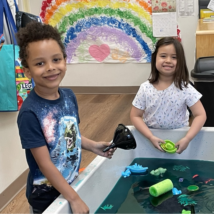WestGeneseeCSD's tweet image. West Genesee UPK students at Learn as You Grow were busy learning many different skills yesterday!  #playtolearn #learnthroughplay #UPK