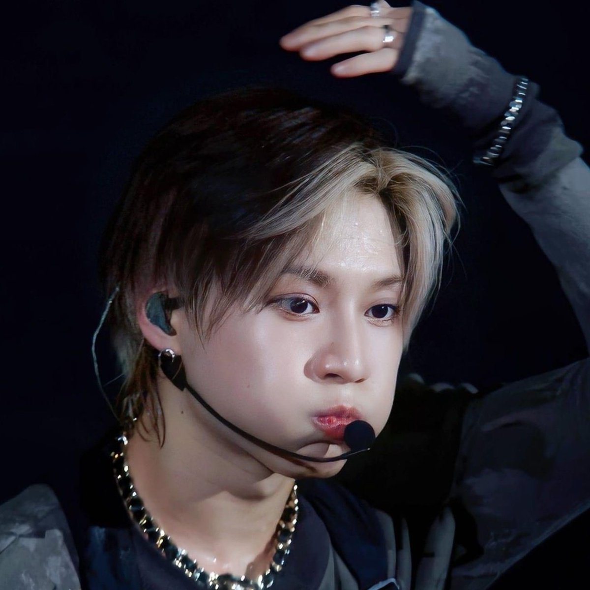 TAEMIN CHEEKS..... WE LOV U..