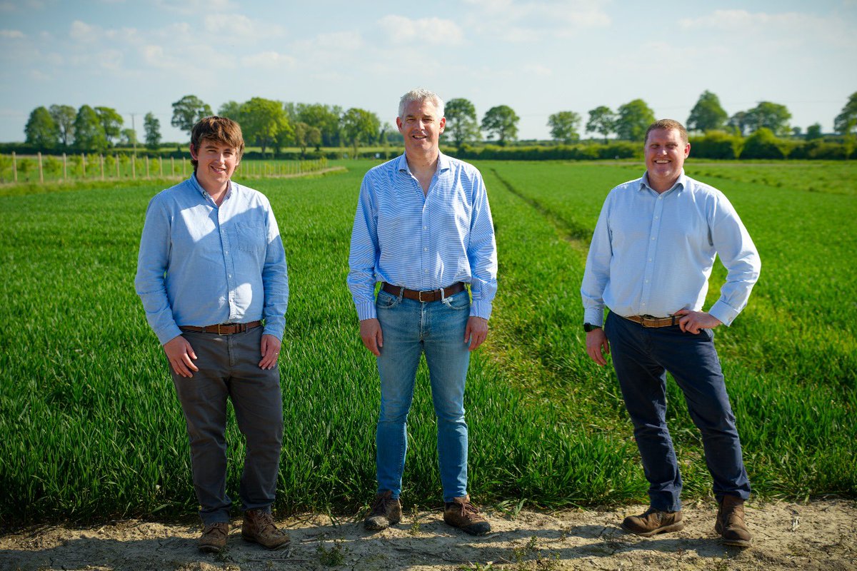 AlbEnvironment's tweet image. Great to welcome the Secretary of State for Environment, Food and Rural Affairs @SteveBarclay to visit our agroforestry project in Norfolk. 

Providing fruit, nut and timber products alongside arable farming,whilst mitigating impacts of climate change and improving biodiversity.