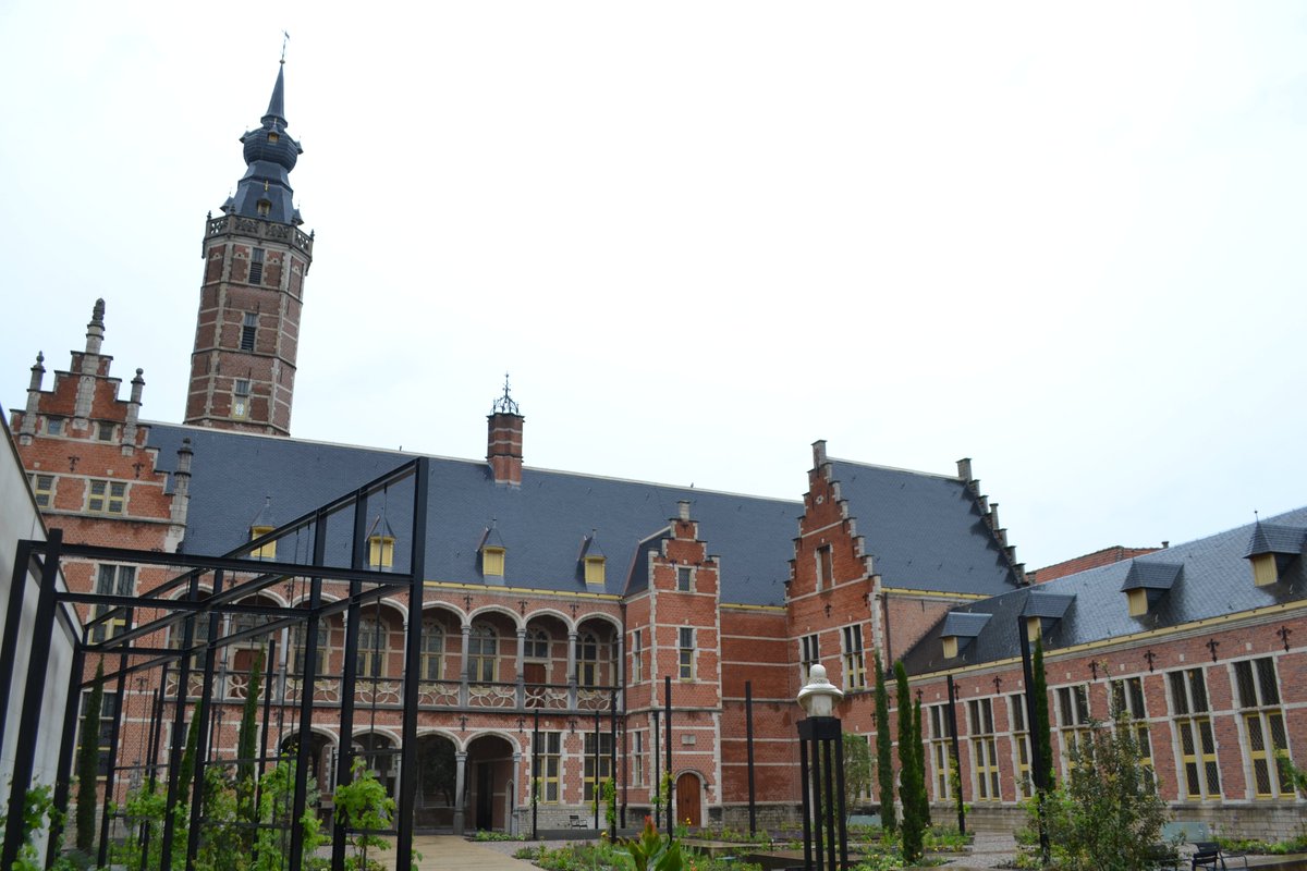 Dank aan Geschiedenisvoorherbeginners voor het maken van een nieuwe podcast over de geschiedenis van de Lage Landen en de Bourgondiërs.

Wie de podcast wil beluisteren, kan ze onder de volgende link terugvinden:
open.spotify.com/show/4uy4f0ajd…

#mechelen #podcast #museumhofvanbusleyden