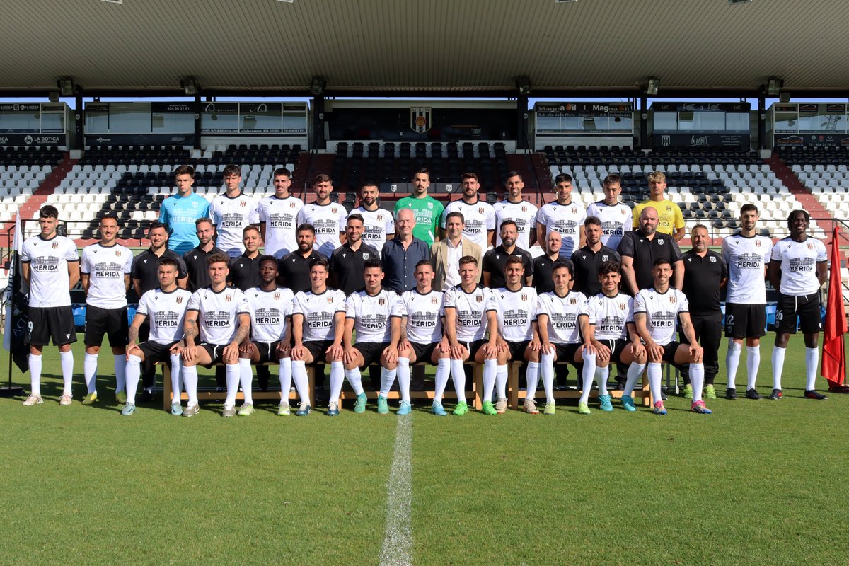 ⚪️⚫️ 𝐅𝐎𝐓𝐎 𝐎𝐅𝐈𝐂𝐈𝐀𝐋 | 𝐀𝐃 𝐌𝐄́𝐑𝐈𝐃𝐀 𝟐𝟑/𝟐𝟒 ⚪️⚫️

😍 Un EQUIPO/FAMILIA que nos ha enseñado que siempre #HayQueCreer 💪🏽