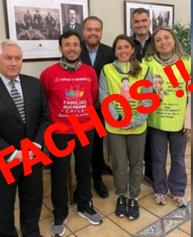 Themistocleste's tweet photo. Fachos culiaos creen en el capitalismo, odian el socialismo, pero después andan llorando en la calle por una colecta
Lo siento por el niño, pero es un Tongo de la mamá de Tomacito. 
Ojalá los bancos revelen la cantidad de plata que ingresó a las cuentas https://t.co/HGotDCz5q5