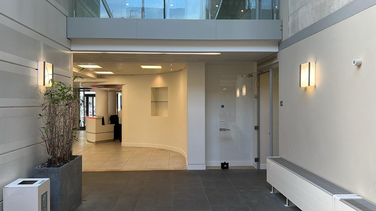 CreateSpaceLdn's tweet image. Work at Hammersmith has started. Entrance wall and 3 new studios are being built.
Come and check our available private and shared studios, and our coworking spaces.