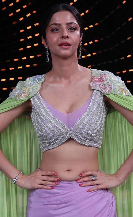 GOWDWoiaoAAkD2m?format=jpg&name=medium