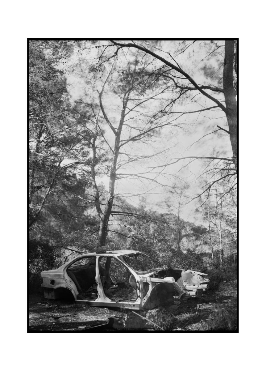 'Encounter of a past'.Once again to say that I love old lenses. #papernegative; #rodinal 1+200. Camera #5x7 #180mm #Tessar #Largeformat
