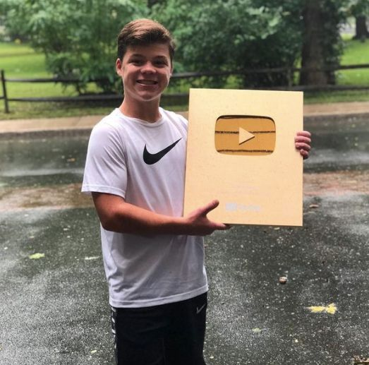 Faceless YouTube channel is the easiest way to earn online!

14-year-olds are making $10,000/month!

Here’s the guide to start a faceless YouTube channel with AI: