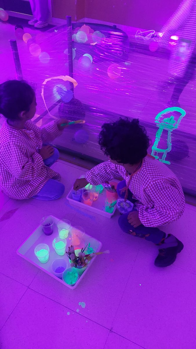 cpsofiatartilan's tweet photo. EXPERIENCIA MULTISENSORIAL
¡Qué suerte hemos tenido hoy!
Dos mamás nos han preparado un aula para disfrutar y experimentar con todos nuestros sentidos.
Un placer, Thais y Laura.
Muchísimas gracias. https://t.co/8KxhnGrU8z