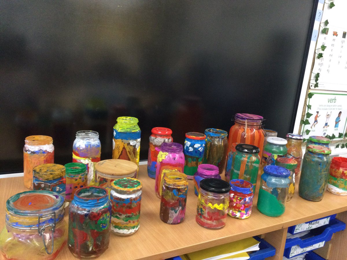 Glass painting and a teddy bear picnic… what a fantastic treat for our last Friday before the holidays 🥰💫⭐️👏🏻