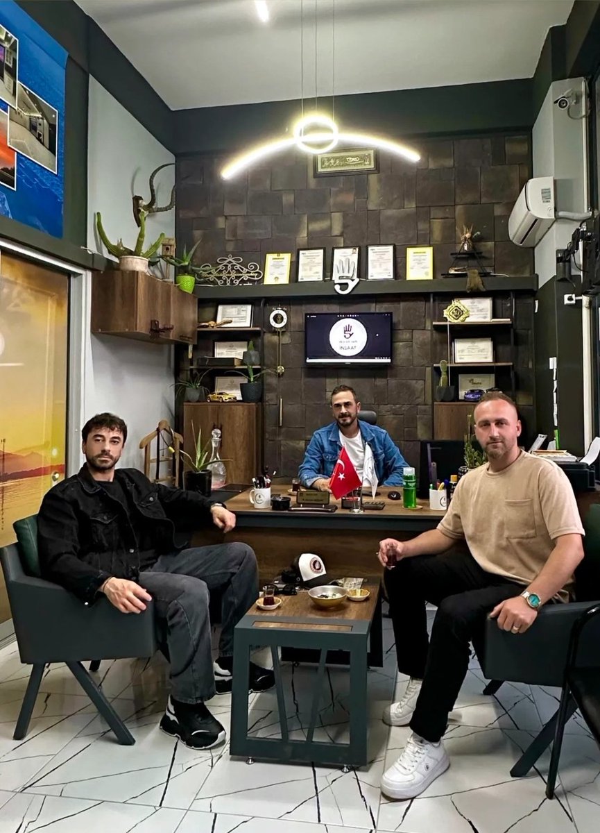 Ona verdiğim bilekliği kullanması peki:)🫀 #gökhanalkan
İki aydır bu fotoğrafı bekliyorum,benim hediyelerimden bir tanesini kullanmasını bekliyordum hep🙂aşırı mutluyum şimdi anlatamam🥹🥹