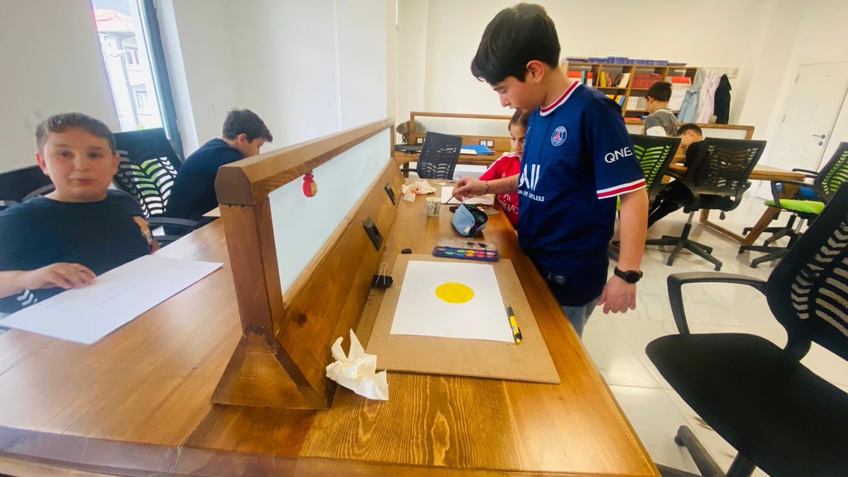 📌 Urartu Gençlik Merkezi

Gençlik Merkezimizde Güzel Sanatlar Atölyesi kapsamında devam eden resim eğitiminde suluboya çalışması yapıldı.

#GSBGM