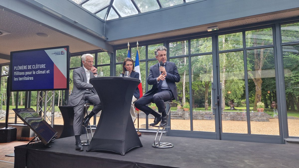 phbolo's tweet image. Merci à @PatrickMartin_1 pour son invitation à la plénière de clôture du @medef en présence de @ChristopheBechu et de @C_MORANCAIS. Nième démonstration que la transition écologique passe par les entreprises, que les chefs d&apos;entreprises s&apos;y engagent, au bénéfice des territoires.