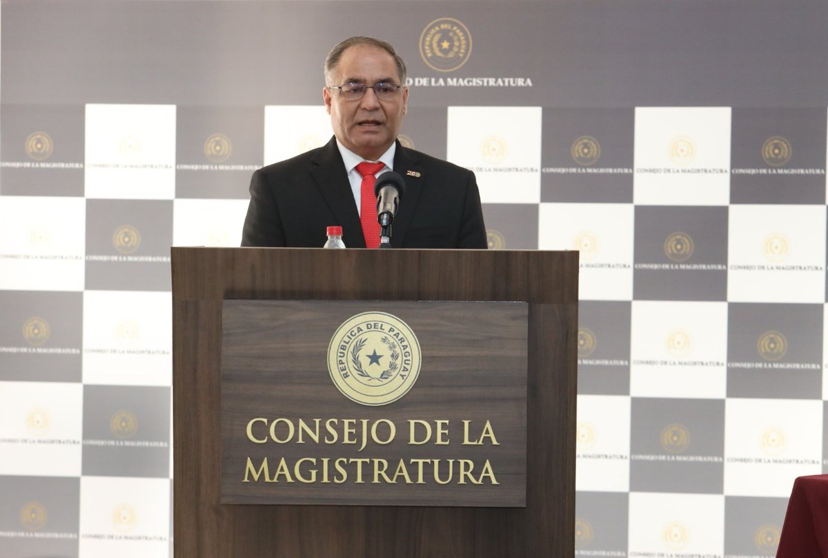observapy's tweet photo. [AHORA] 🟩 El Dr Javier Dejesús Esquivel González es designado por mayoría como nuevo Defensor General del @MDP_py, reconocido por su trayectoria profesional y alta sensibilidad humana, en palabras del preopinante Dr. Martínez Simón.🔎 https://t.co/AbpUCwpwvE