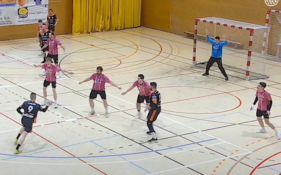 Vuitens de final de la Copa Catalana, amb dos derbis comarcals interessants a les pistes d'@HandbolMolins (que rep l'@HandbolStVicenc) i de @bmpolinya (que rep el @CHSalleMontcada). ➡️ cathandbol.cat/catalanes/copa…