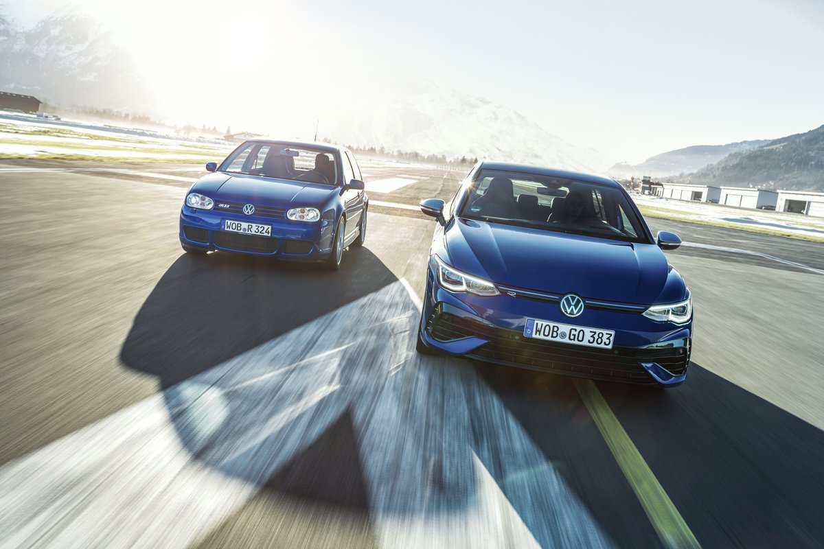 #OnThisDay in 2002, 22 years ago, #Volkswagen introduced the R32, the mightiest #Golf model ever created, boasting a remarkable 240 bhp generated by its robust 3.2-litre V6 engine! #SpeedWagen 📸 The Golf R and Golf R32.